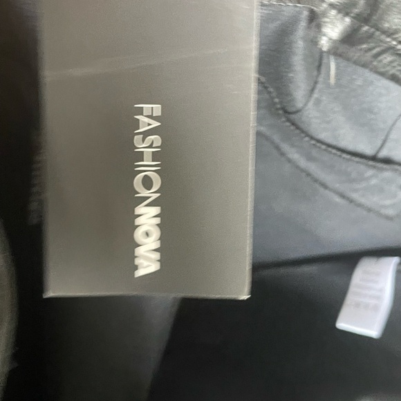 Fashion Nova - Picture 4 of 12